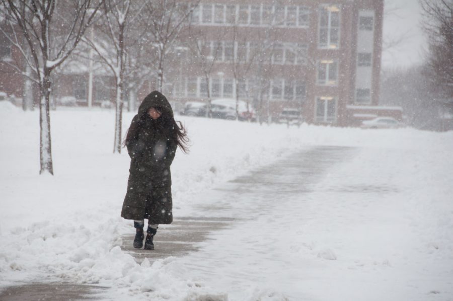 Heavy snowfall expected, University remains open