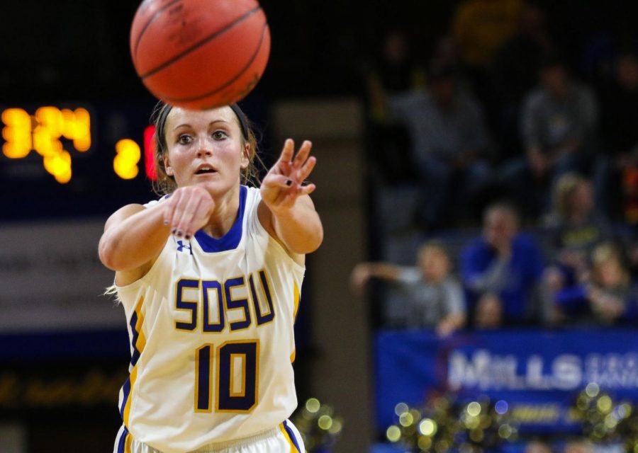 The South Dakota State women’s basketball team advanced to the Summit League semifinals with a 65-50 win over the Oral Roberts Golden Eagles.