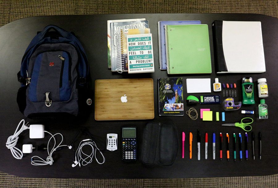 10+things+to+put+in+your+backpack