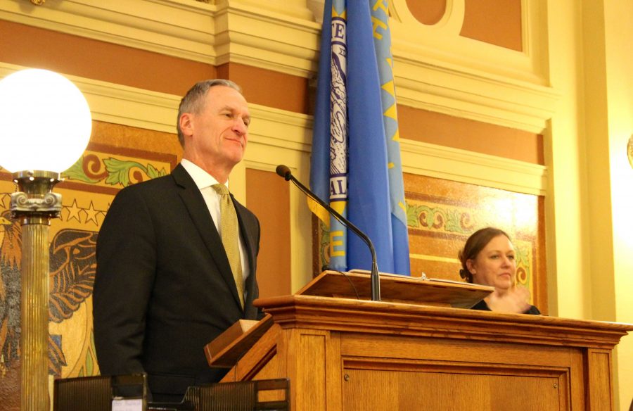 Gov.+Dennis+Daugaard+gets+ready+to+begin+his+final+State+of+the+State+address+to+a+joint+session+of+the+South+Dakota+Legislature.+%28Community+News+Service+photo%29