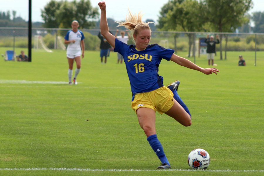 MIRANDA SAMPSON Sophomore forward Marisa Schulz (16) shoots from the top of the box during the SDSU vs. Creighton soccer match on Sunday, Sept. 2 at the Fishback Soccer Park. The Jackrabbits lost 1-0 to the Bluejays.