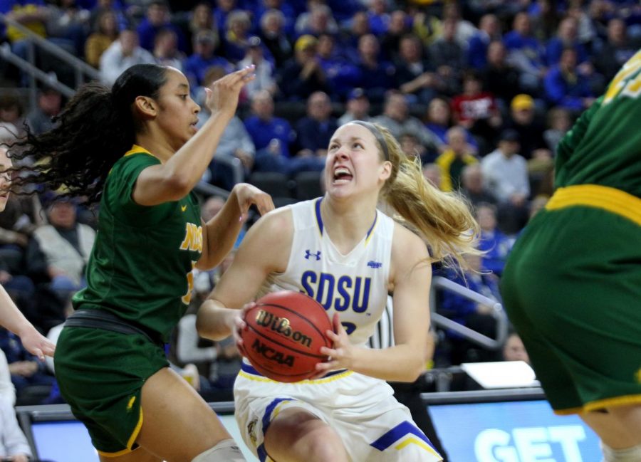 Nelson leads SDSU women to Summit League title game