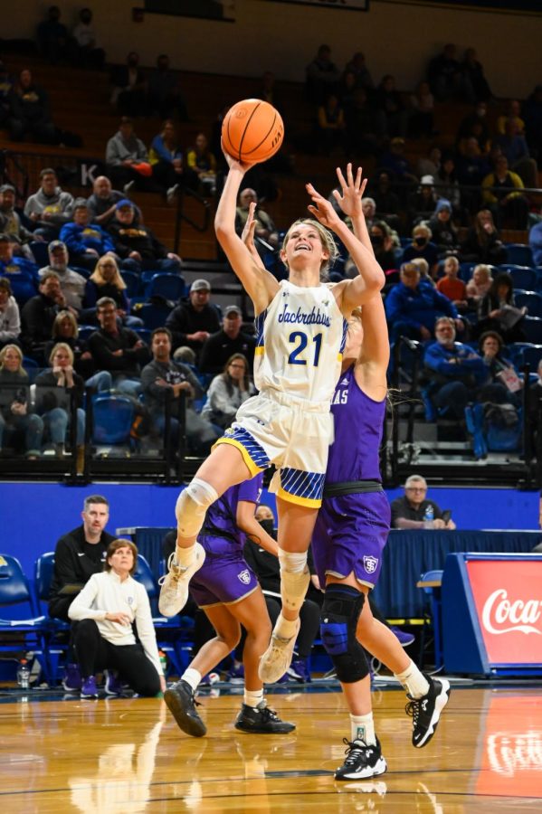 Senior Tylee Irwin drives past a defender in a win earlier in the season agasint Western Illinois. Irwin scored 10 points in the Jacks’ 16-point win over the Bison last Saturday. She is averaging 9.3 ppg on the year.