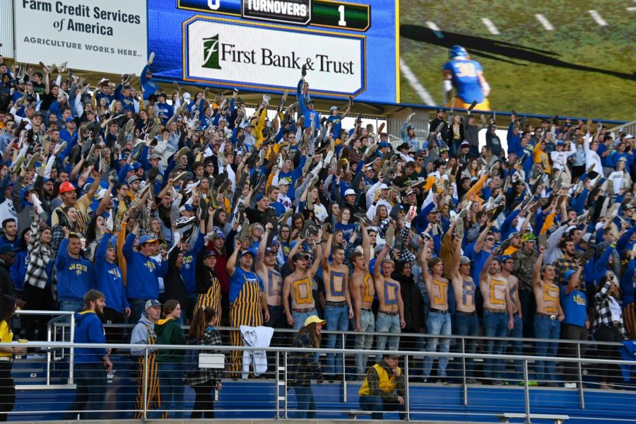 SDSU students cheering on the Jackrabbits at the 2021 Hobo Day game