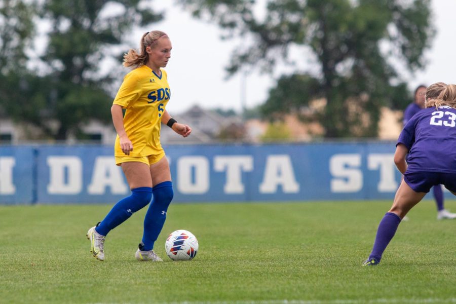 Midfielder Laney Murdzek dribbles the ball in the Jackrabbits’ 2-0 win over Kansas State Sunday afternoon at the Fishback Soccer Park in Brookings. Murdzek had the assist on the second goal of the game as she found Maya Hansen in the 50th minute. 