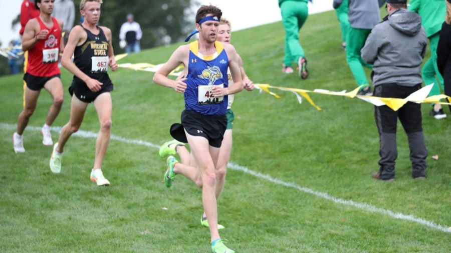 Cross country teams hope to keep lock on conference titles