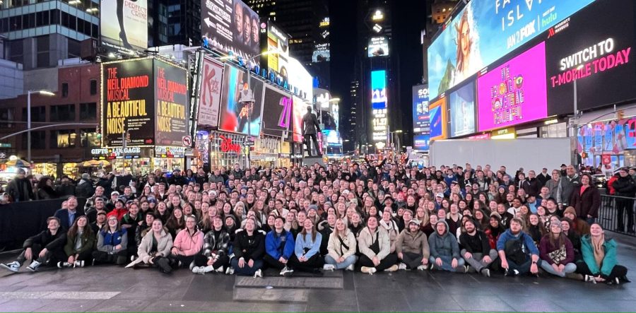 After+the+Rockettes+performance%2C+the+entire+band+gathered+in+Times+Square+for+a+group+photo.