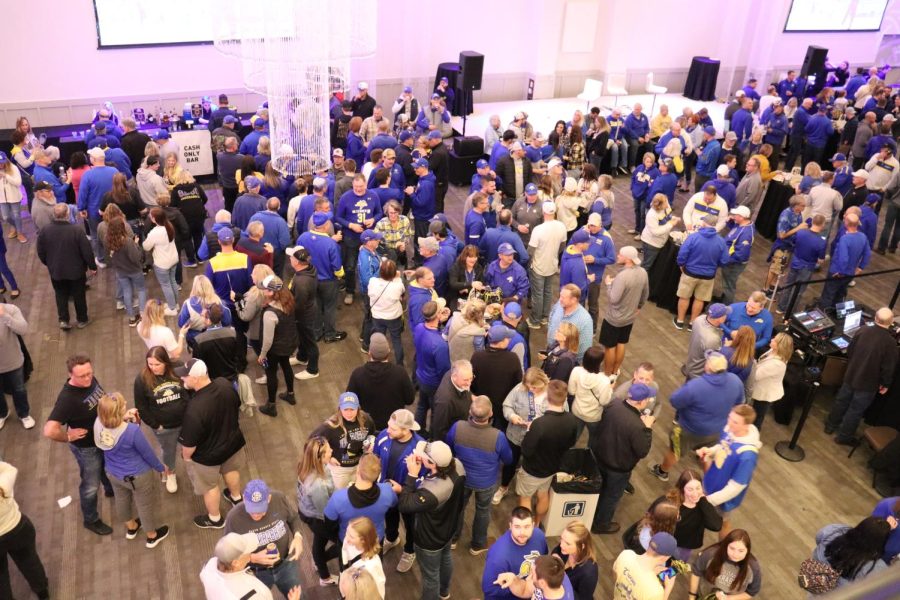 SDSU+fans+gather+at+the+Jackrabbit+pep+rally+Jan.+7+at+Frisco+Hall+in+Frisco%2C+Texas.