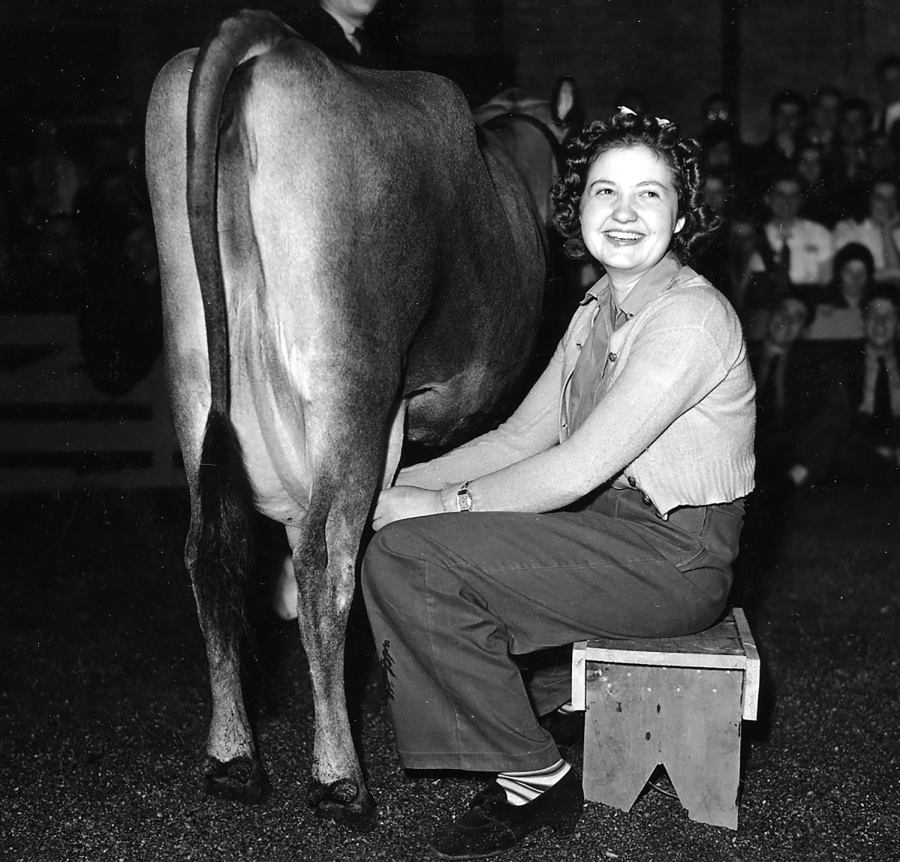 4779J milking champ 1940 bw (1)