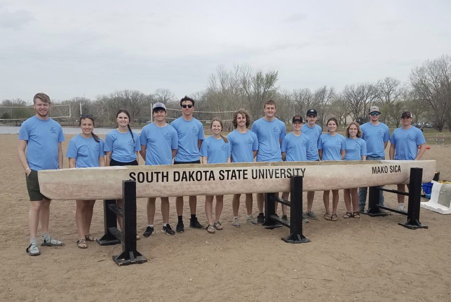 SDSU’s civil engineering students were a part of three competitions at the American Society of Civil Engineers in Manhattan, Kansas from April 13-15. 

