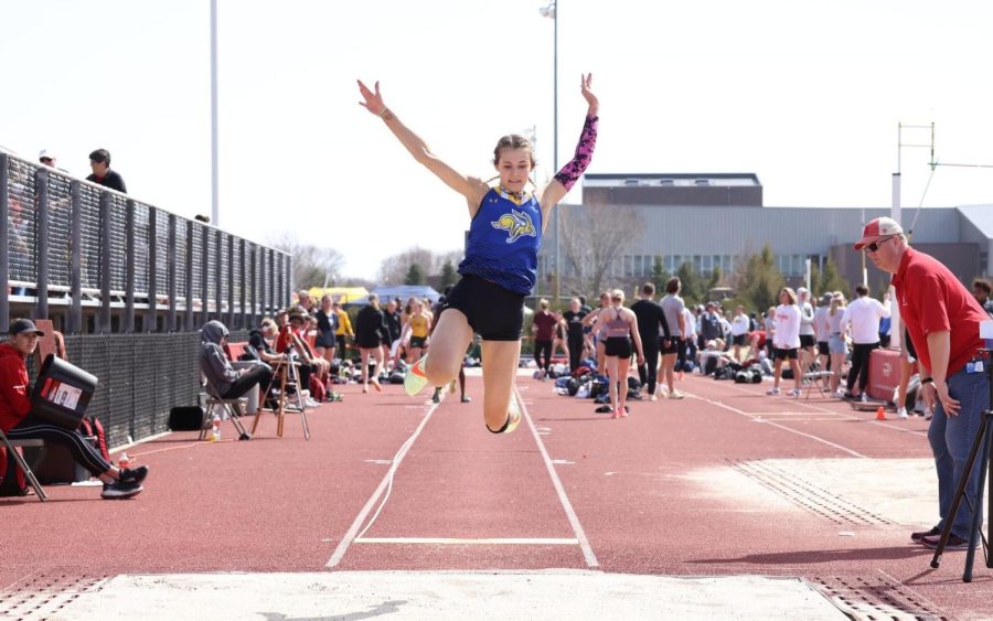 Track sets multiple school, personal records last weekend