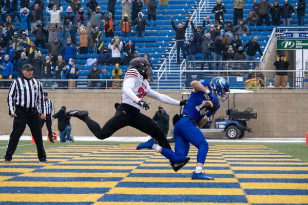 Griffin Wilde catching a pass in the endzone. Wilde scored two touchdowns in the SDSU 55-14 victory.