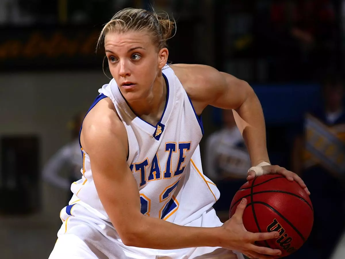 Megan Vogel, former Jackrabbit guard, handles the ball. Vogel played for the Jackrabbit basketball team from 2003-2007, and is now the assistant coach for the Phoenix Mercury in the WNBA. 