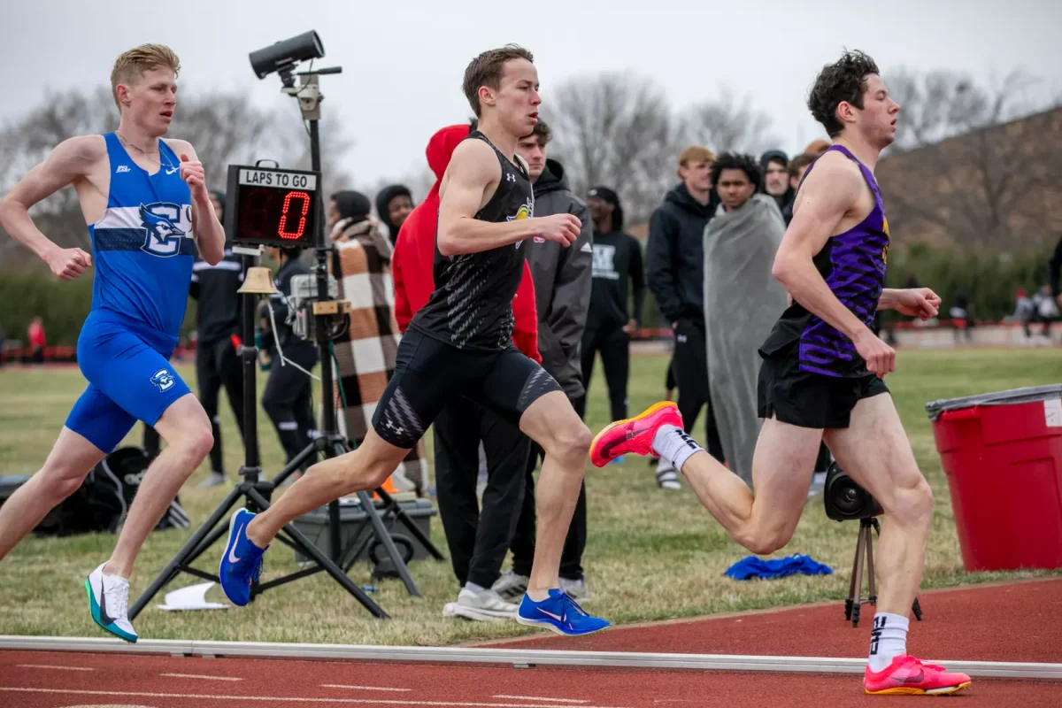 Sophomore runner Joe Dustin (middle) competes in the 800-meter race Thursday, March 26 in St. Louis. Dustin finished the 800-meter event in ninth place.